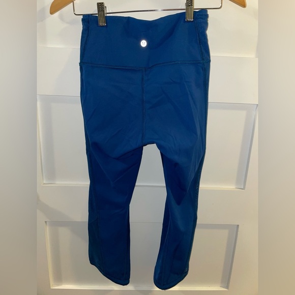 Lululemon Cropped Leggings Size 6 - Picture 6 of 9